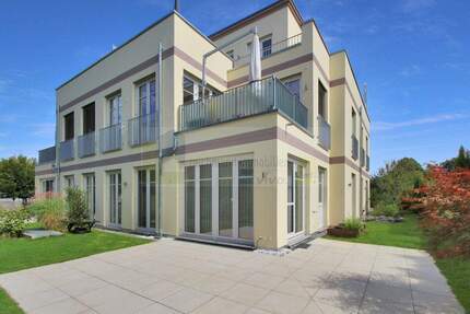 Hüfingen am Kofenweiher - Exklusive 3,5 -Zi.-Komfort-Wohnung, barrierefrei, mit Terrasse u. Garten zzgl. zwei Tiefgaragenstellplätzen!