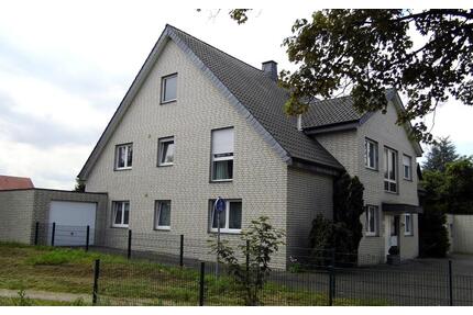 Kapitalanlage - 4-Fam.Haus in 59557 Lippstadt, Bj. 2000 - PRIVAT