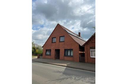 Bauernhaus mit großem Grundstück modernisiert - Uchte