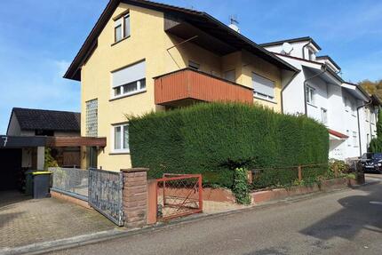 Charmantes Einfamilienhaus mit Nebengebäude und Garten - Kämpfelbach