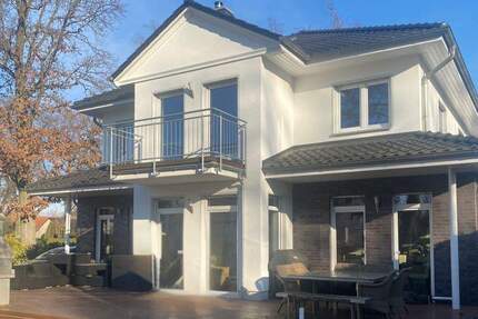 Einfamilienhaus mit gewerblicher Nutzung in zentraler Lage in Falkensee