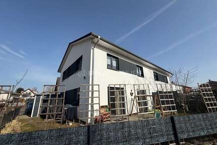 Haus zum Mieten in Cammin 1.400,00 € 140 m²