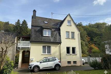 Haus zum Mieten in Idar-Oberstein Tiefenstein 950,00 € 168 m² - Idar-Oberstein / Tiefenstein