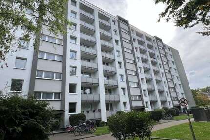 Wohnung zum Kaufen in Krefeld 115.000,00 € 81 m²