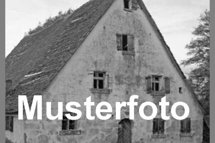 1-2 Familienhaus mit Nebengebäuden in Eichenzell zu verkaufen