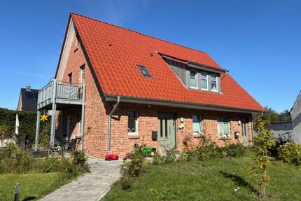 Drei Zimmer Erdgeschoßwohnung im Zweifamilienhaus - Büchen