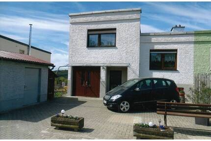 Schönes EFH mit Garage und Garten - Themar