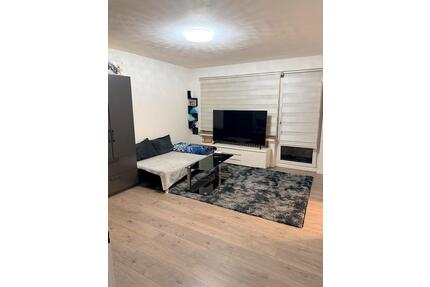 Günstiger möblierter Schlafplatz in zimmer für Frau.. - Köln Mülheim