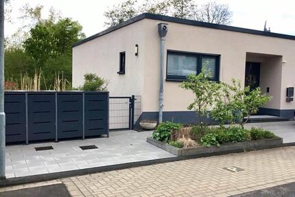 Exklusiver Wohnkomfort – Haus mit Dachterrasse und Blick ins Grün - Nümbrecht