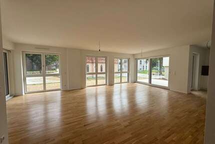 Wohnung zum Mieten in Nürtingen 2.060,00 € 138.1 m²