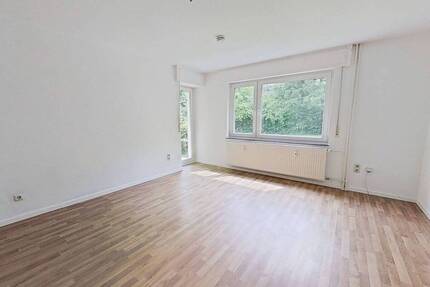 FRISCH RENOVIERT: Helle 3-Zimmer-Wohnung mit Terrasse in Bückeburg