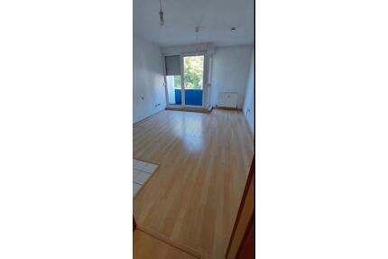 SOFORT FREI - Helles 1-ZKB Apartment mit Balkon - Uni & City nah - Saarbrücken Kieselhumes