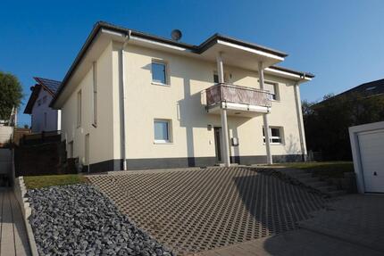 Großes Einfamilienhaus in schöner Lage - Winnweiler
