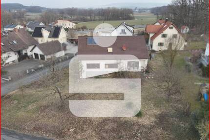 Viel Raum zum Leben: Einfamilienhaus mit großzügigem Grundstück - Hallerndorf Schlammersdorf