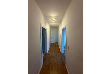 Frisch sanierte Wohnung - 850,00&nbsp;EUR Kaltmiete, ca.&nbsp; 81,00&nbsp;m&sup2; in Holzhausen an der Haide (PLZ: 56357)