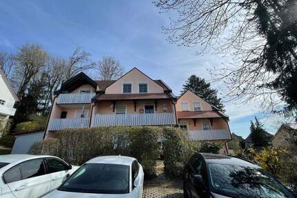 Schöne 2-Zimmer-Wohnung mit Terrasse, Kellerabteil und Garage - Mallersdorf-Pfaffenberg