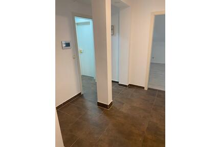 3 Zimmer Wohnung zu Vermietung - 600,00&nbsp;EUR Kaltmiete, ca.&nbsp; 68,00&nbsp;m&sup2; in Bad Salzuflen (PLZ: 32105)