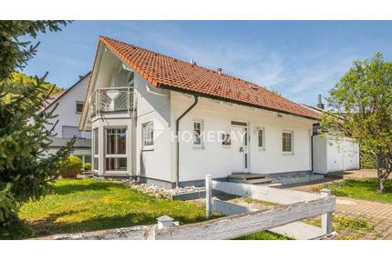 Familien aufgepasst! Energieeffizientes 1 bis 2-Familienhaus mit schönem Grundstück und Doppelgarage - Albstadt - Truchtelfingen