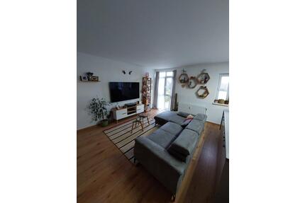 Voll möblierte 2,5 Zimme-W. mit Balkon, Keller, EBK Stellplatz - Mörfelden-Walldorf