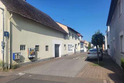 Haus zum Kaufen in Ubstadt-Weiher 580.000,00 € 210 m²