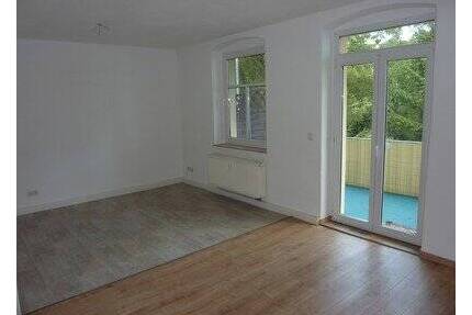 - 2-Zimmer-Wohnung mit Balkon in sehr guter Wohnlage - - Weißenfels