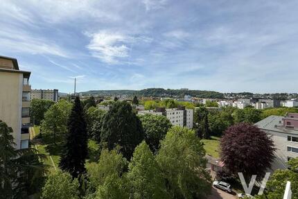 Erstbezug nach Sanierung! Großzügige 3-Zimmer-Wohnung mit Balkon und Fernblick über Saarbrücken