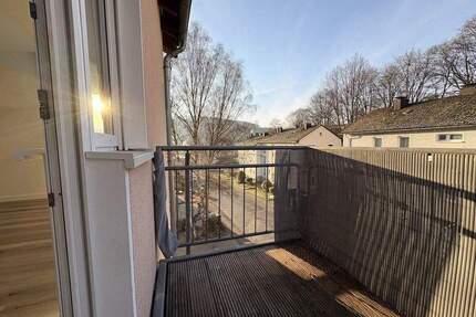 Komfortable 2-Zimmer-Wohnung mit Balkon - Siegen / Eiserfeld Niederschelden