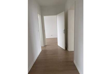 Komplett sanierte 3-Zimmer-Wohnung zu vermieten! - Salzgitter Lebenstedt