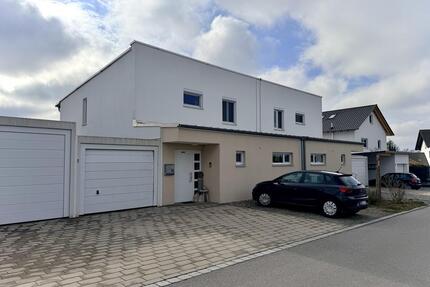 Moderne Doppelhaushälfte mit Garten, Garage und Top-Energieeffizienz (A+) in ruhiger Lage! - Eggenfelden