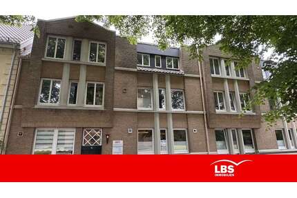Wohnung zum Mieten in Neumünster 1.100,00 € 124 m²