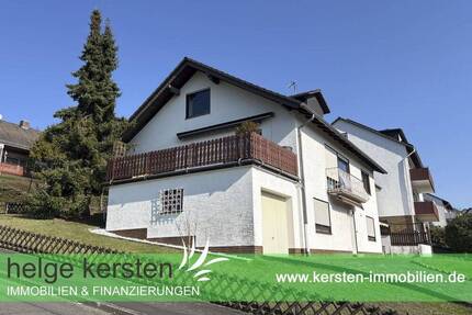 Dreifamilienhaus mit Potenzial und tollem Ausblick über Altmorschen zu verkaufen!