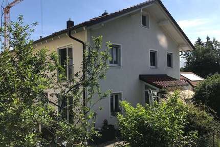 Haus zum Kaufen in Ottenhofen 790.000,00 € 145 m²