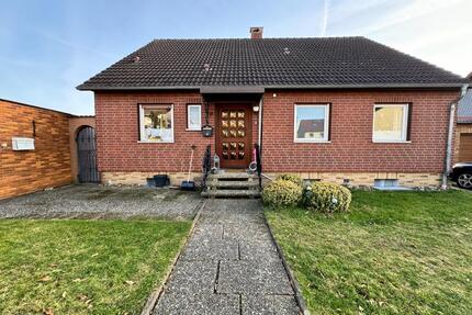 Haus mit Souterrain-Wohnung 180qm, ruhige Lage, 613qm Grundstück - Northeim
