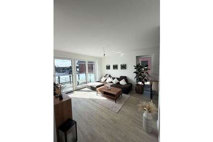 Wohnung zum Mieten in Loxstedt 900,00 € 72.73 m²