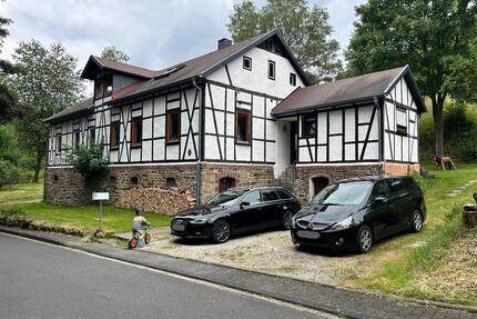Fachwerkhaus, 240 m², 6.000 m² Grundstück – ideal für Familien - Horhausen (Westerwald)