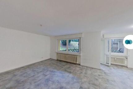 Schöne 4-Zimmer-Erdgeschosswohnung mit Terrasse und Gäste-WC in Solingen