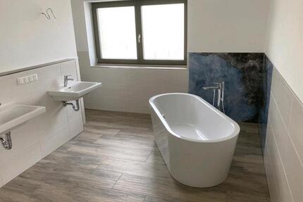 6,5 Zimmer Doppelhaushälfte - 2.340,00&nbsp;EUR Kaltmiete, ca.&nbsp; 158,00&nbsp;m&sup2; in Burglengenfeld (PLZ: 93133)