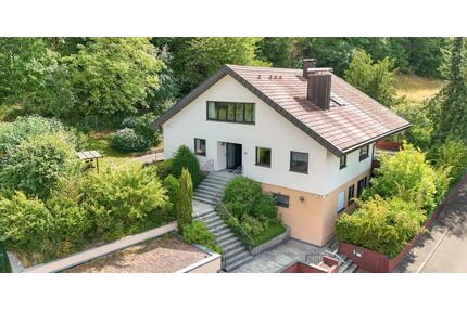 Großzügiges Wohnhaus mit weitläufigem Grundstück - Wertheim