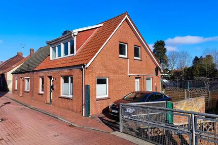 RESERVIERT!! Kleine Doppelhaushälfte mit Stellplatz zu vermieten - Jemgum