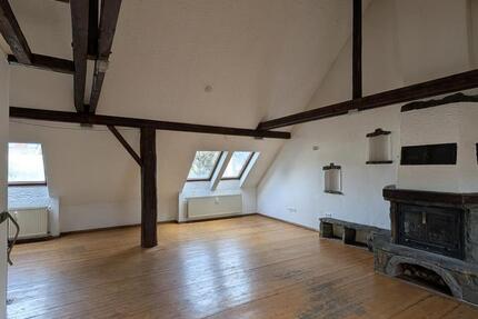 Rustikales Loft-Potenzial unterm Dach: 109 m² für Individualisten mit Kamin & Mansarde - Duisburg Beeck