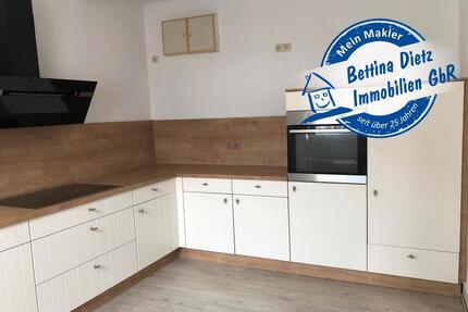 DIETZ: 2-3 Zimmer Wohnung mit schöner Einbauküche und Holzofen in ruhiger Wohnlage! - Schaafheim
