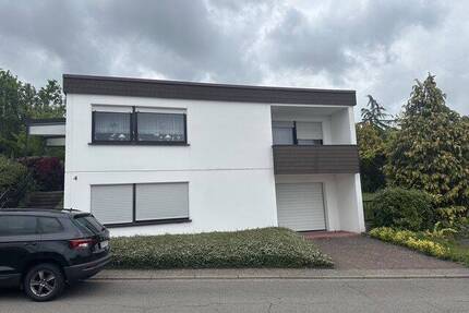 Wannemacher Immobilien **** Schöner freistehender Bungalow in einer der begehrtesten Lage von Neunkirchen - Wellesweiler****