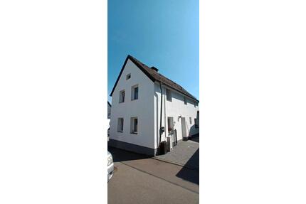 82Qm Wohnhaus + 34 Qm Nebengebäude zu vermieten - Blankenheim