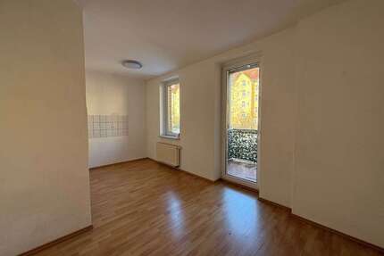 Wohnung zum Mieten in Plauen 320,00 € 64.4 m²