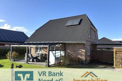 Modernes Einfamilienhaus mit Wohlfühlcharakter - energieeffizient, hell und wertig ausgestattet - Damp