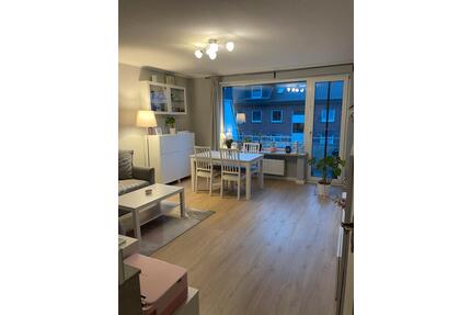 Von Privat-Helle 3-Zimmer-Wohnung mit Südwest-Balkon in Rellingen