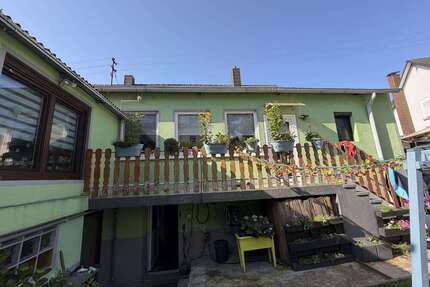 Haus zum Kaufen in Bexbach 285.000,00 € 250 m²