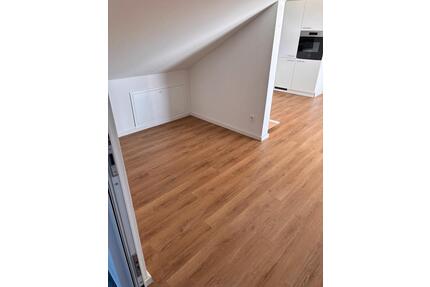 Wohnung zu vermieten - 1.200,00&nbsp;EUR Kaltmiete, ca.&nbsp; 73,00&nbsp;m&sup2; in Sindelfingen (PLZ: 71069) Darmsheim