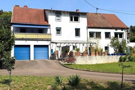 Willkommen in Ihrem neuen Zuhause - Großzügiges 1- bis 2-Familienhaus mit Gartenidylle und Bachlauf - Theisbergstegen