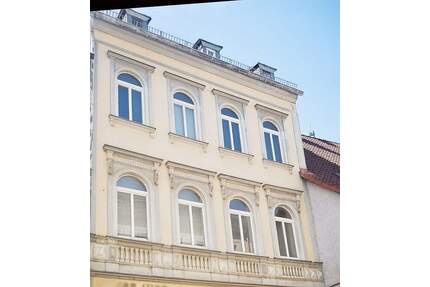 Zwei in den 90igern teilsanierte, modernisierungsbedürftige Mittelhäuser mit Entwicklungspotenzial, Gewerbe- und Wohnflächen - Waldenburg